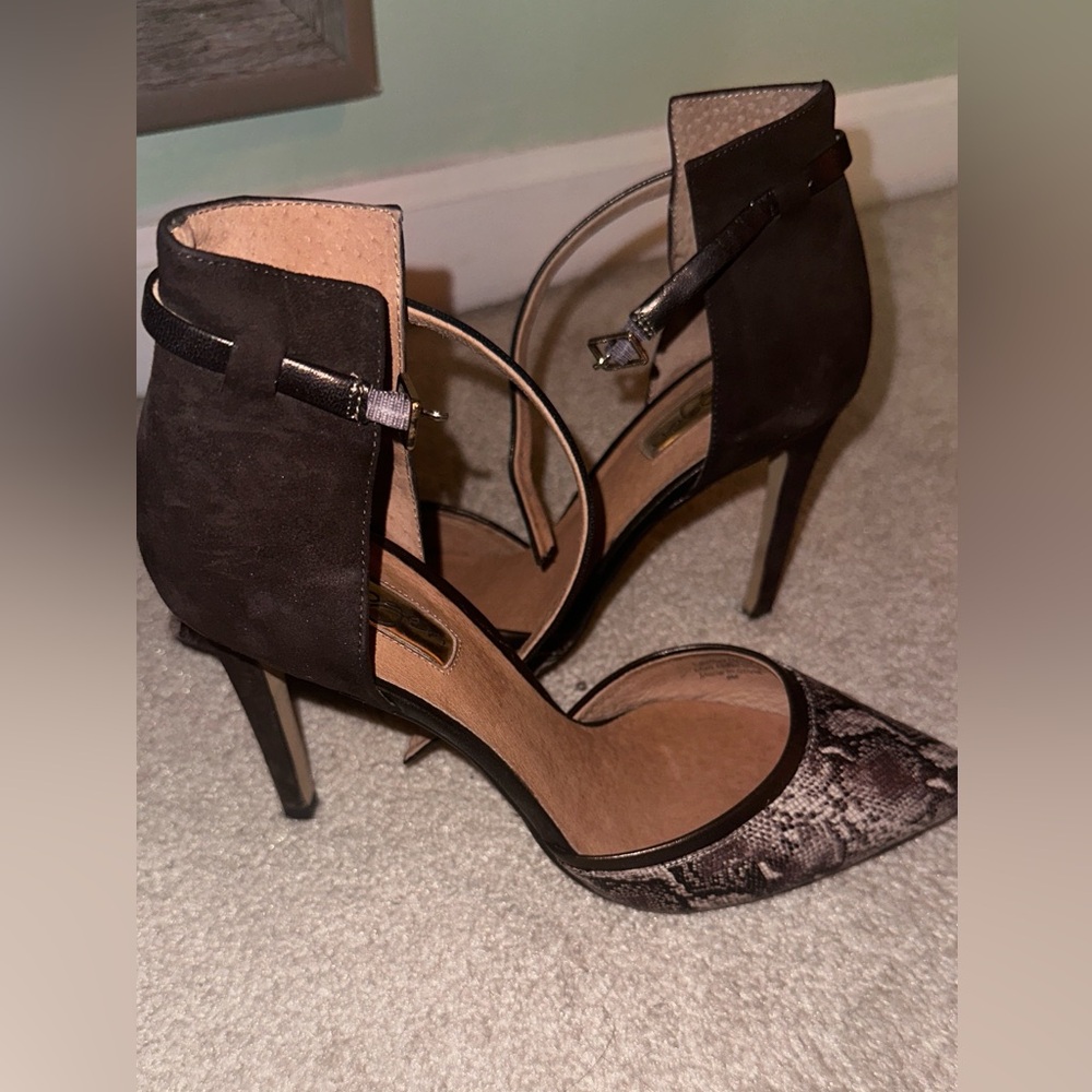 Elegant Black and Snake Print Women's Heels